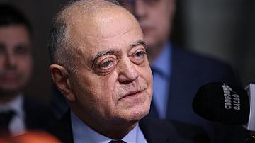Атанасов: Тандемът Йотова-Радев бяга от темата Русия, заради вота на русофилите