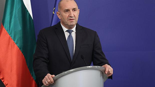 Радев: Взривен е дрон в България тази сутрин, на 100 метра от границата с Румъния
