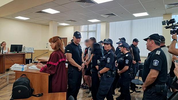 5-та непълнолетни, пребили до смърт мъжа в Пловдив, остават в ареста